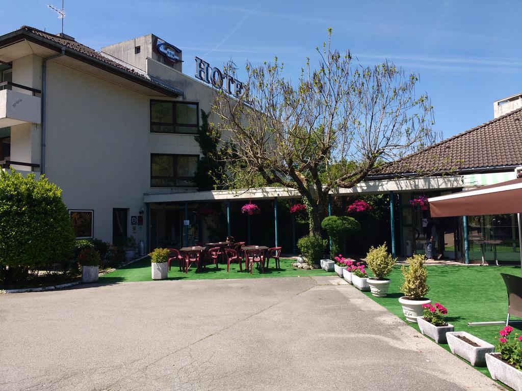 Hotel 4C Cluses Eksteriør billede